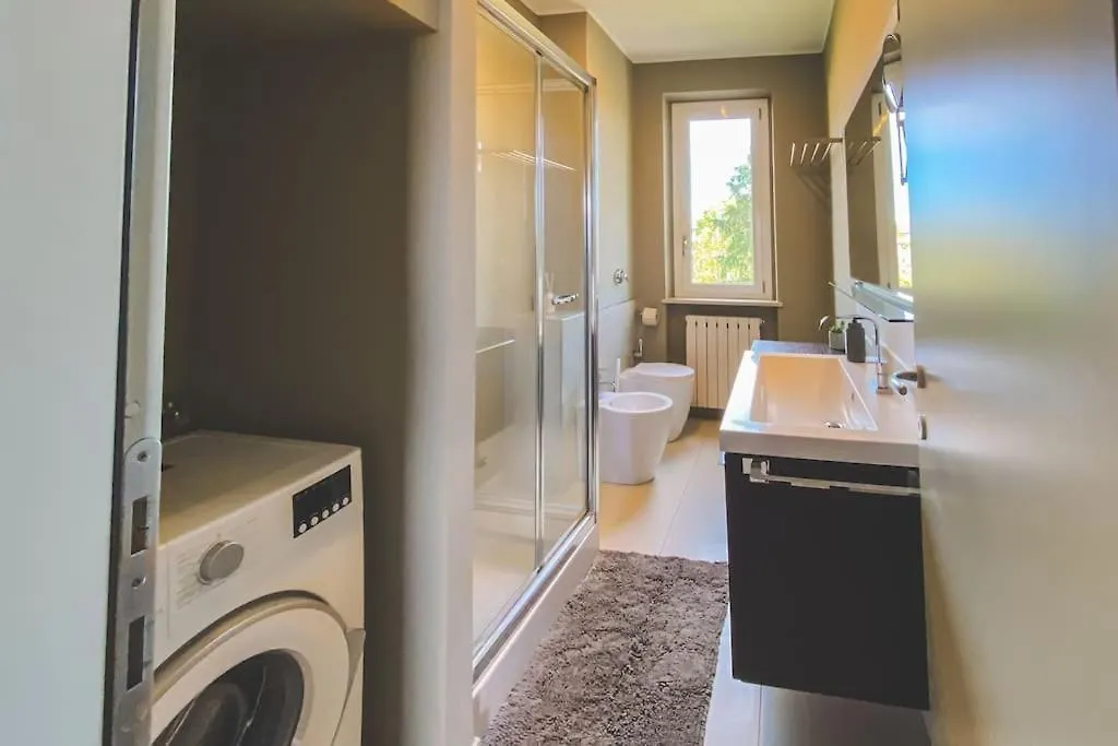 Comfort Urbano Con Box Auto Privato Pawia 0*,